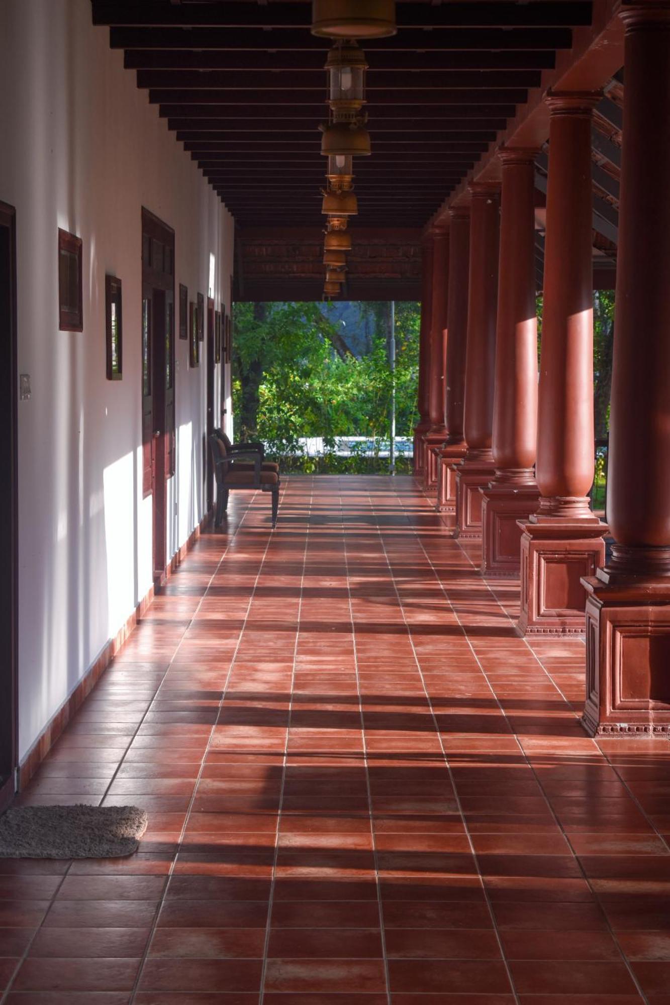 Marari Beach Palace Mararikulam Bagian luar foto