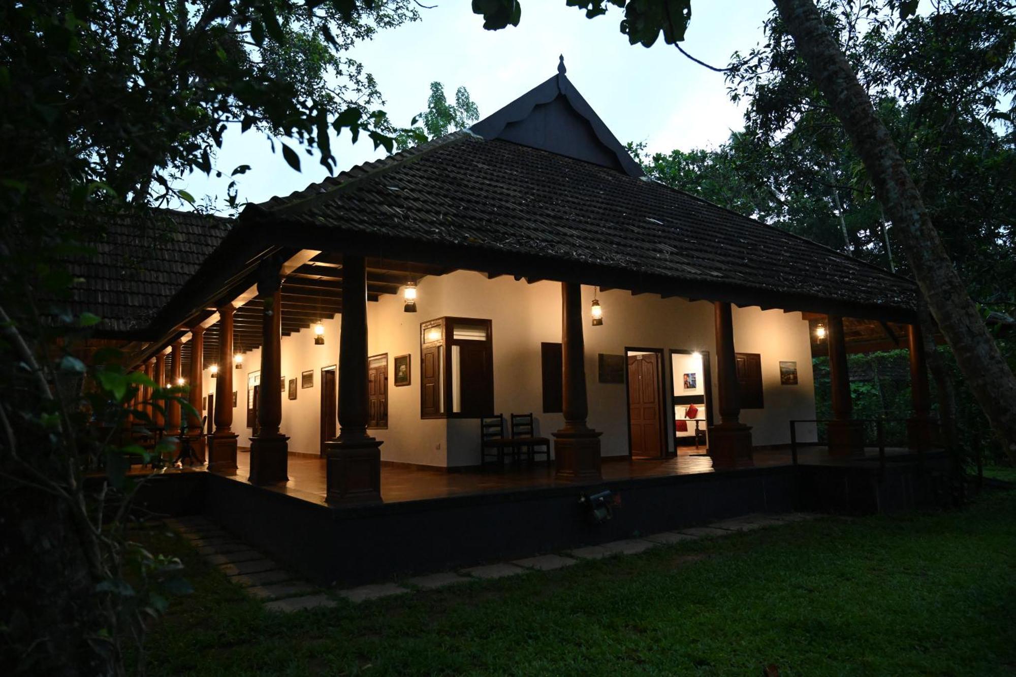 Marari Beach Palace Mararikulam Bagian luar foto