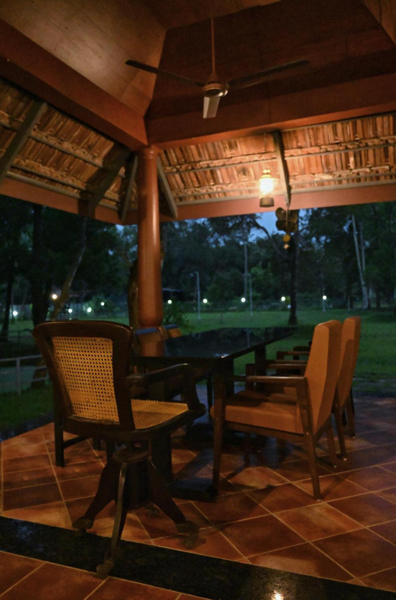 Marari Beach Palace Mararikulam Bagian luar foto