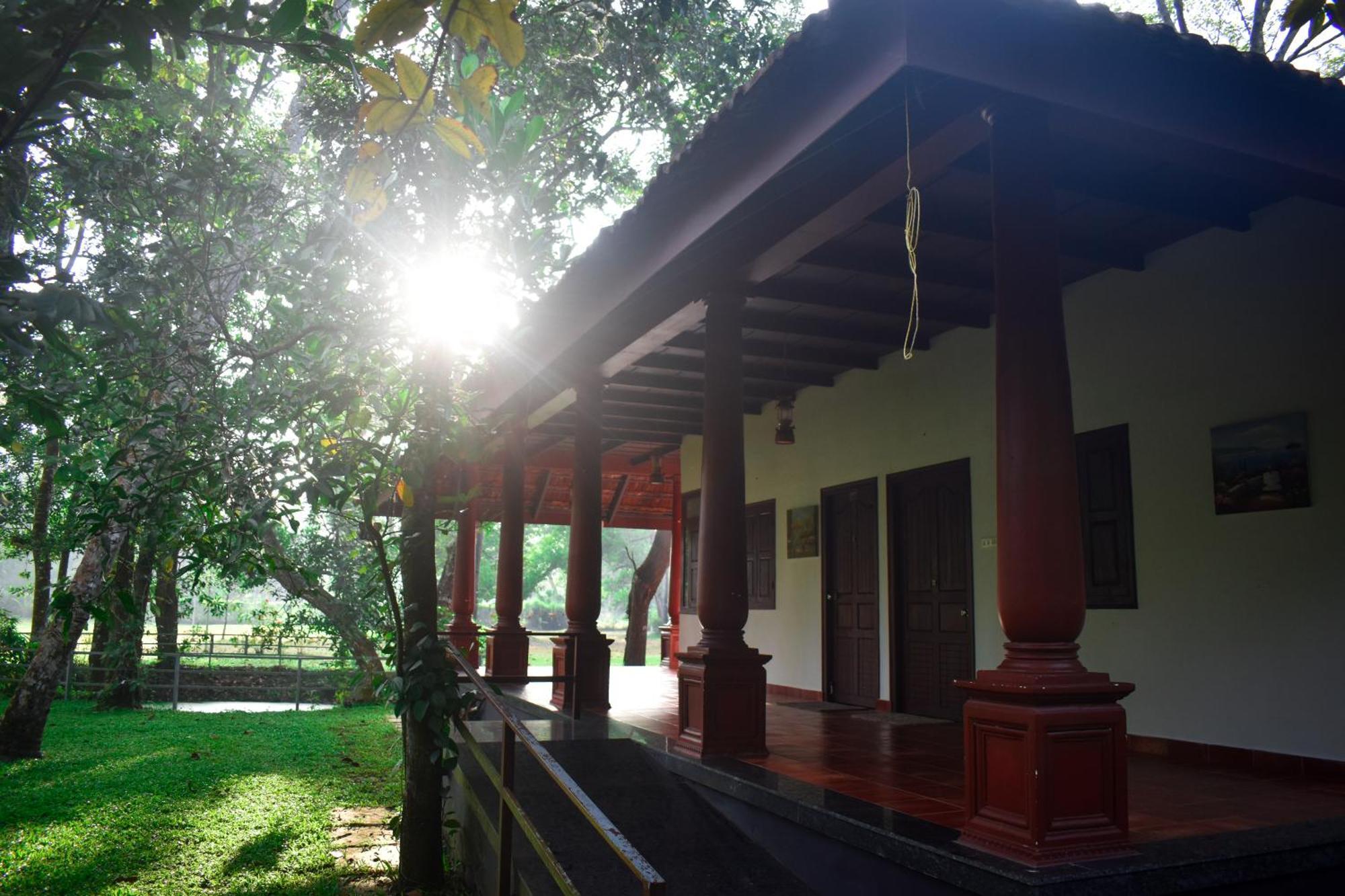 Marari Beach Palace Mararikulam Bagian luar foto